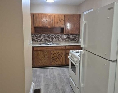 1995 Phillips Drive Se - Photo Thumbnail 5