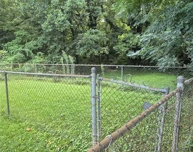 1995 Phillips Drive Se - Photo Thumbnail 1