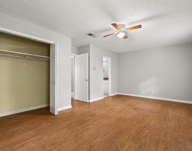 360 Winding River Drive - Photo Thumbnail 10