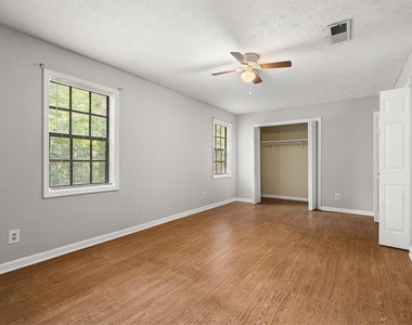 360 Winding River Drive - Photo Thumbnail 9