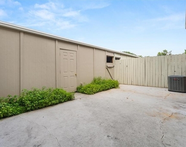 360 Winding River Drive - Photo Thumbnail 17