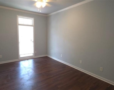 699 Smith Street Sw - Photo Thumbnail 16