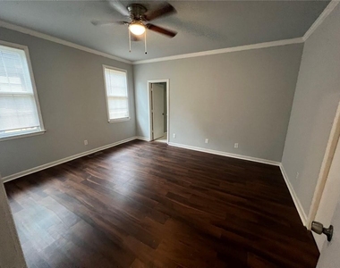 699 Smith Street Sw - Photo Thumbnail 10