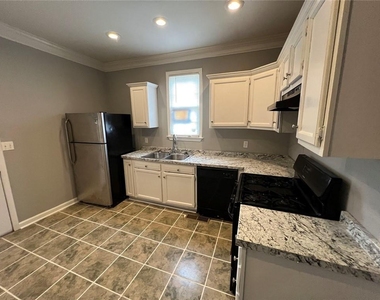 699 Smith Street Sw - Photo Thumbnail 8
