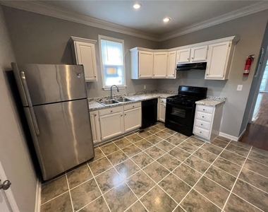 699 Smith Street Sw - Photo Thumbnail 7