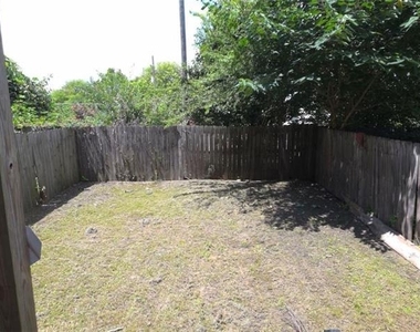 699 Smith Street Sw - Photo Thumbnail 18