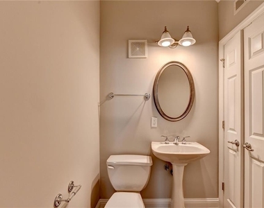 813 Clifton Heights Lane Ne - Photo Thumbnail 20
