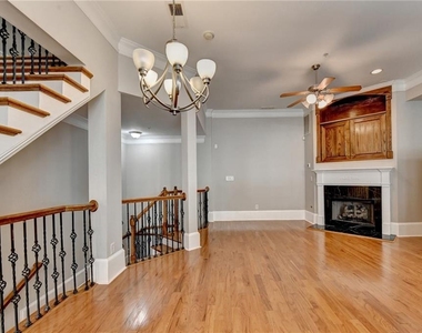 813 Clifton Heights Lane Ne - Photo Thumbnail 12