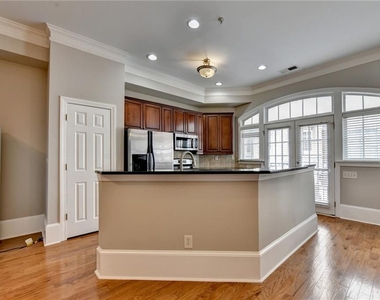 813 Clifton Heights Lane Ne - Photo Thumbnail 10