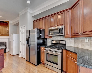 813 Clifton Heights Lane Ne - Photo Thumbnail 14