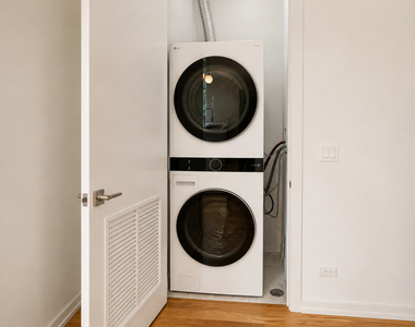 822 N Winchester Avenue - Photo Thumbnail 5