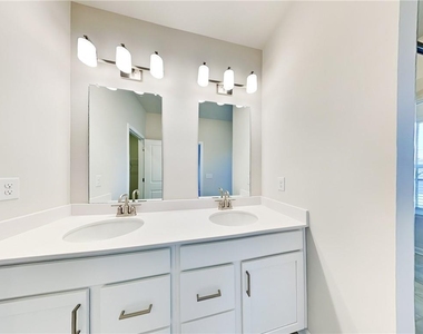 321 Sammon Way - Photo Thumbnail 8