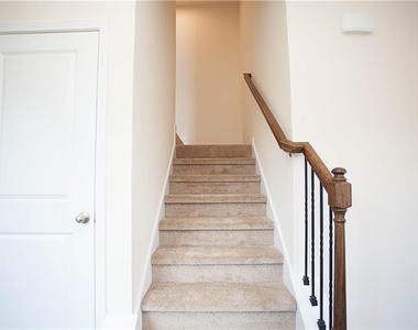 4505 Almanor Circle - Photo Thumbnail 22