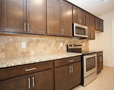 4505 Almanor Circle - Photo Thumbnail 17