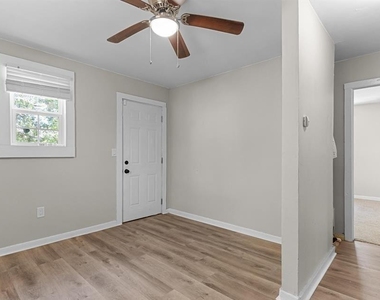 2164 Monroe Avenue - Photo Thumbnail 5