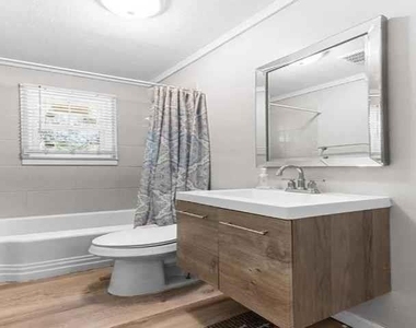 2164 Monroe Avenue - Photo Thumbnail 8