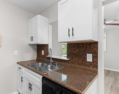2164 Monroe Avenue - Photo Thumbnail 3