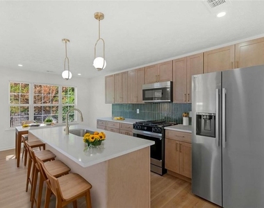 6060 Winston Trace - Photo Thumbnail 8