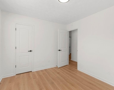 6060 Winston Trace - Photo Thumbnail 21