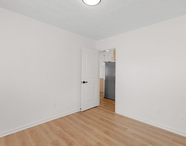 6060 Winston Trace - Photo Thumbnail 24