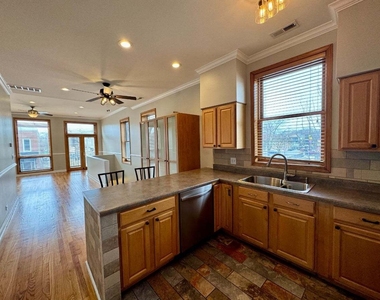 1537 N Fairfield Avenue - Photo Thumbnail 9