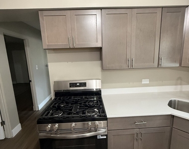 5721 W Addison Street - Photo Thumbnail 3