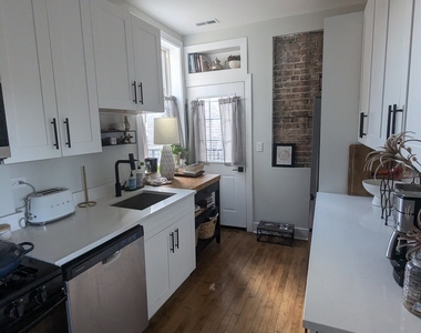 958 N Winchester Avenue - Photo Thumbnail 4