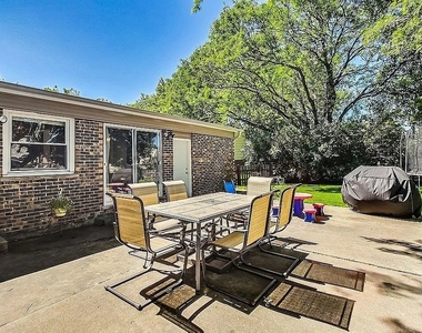 318 W Hackberry Drive - Photo Thumbnail 13