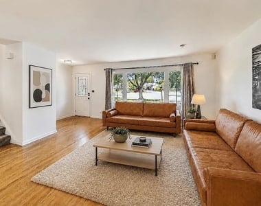 318 W Hackberry Drive - Photo Thumbnail 1