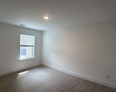 198 Redbud Road - Photo Thumbnail 17