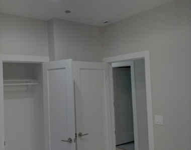 6455 S St. Lawrence Avenue - Photo Thumbnail 9