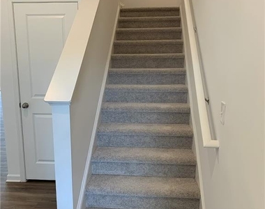 162 Mission Boulevard - Photo Thumbnail 9