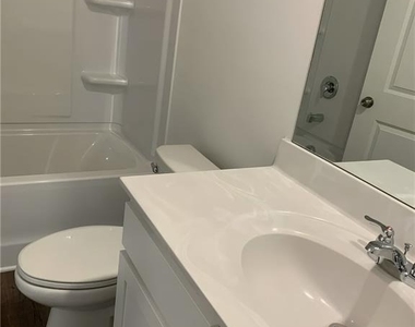 162 Mission Boulevard - Photo Thumbnail 15