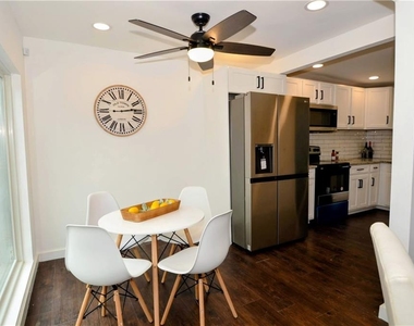 1350 Kenilworth Drive Sw - Photo Thumbnail 2
