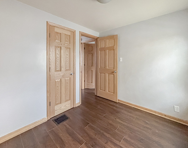 5156 W 63rd Place - Photo Thumbnail 10
