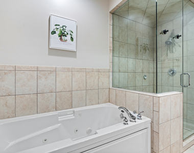 1056 W Lawrence Avenue - Photo Thumbnail 12