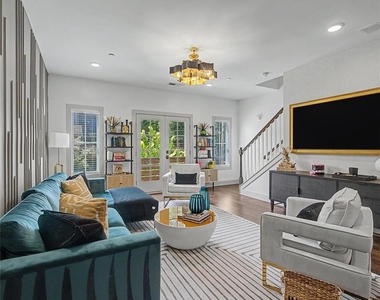 1196 Wylie Street Se - Photo Thumbnail 5