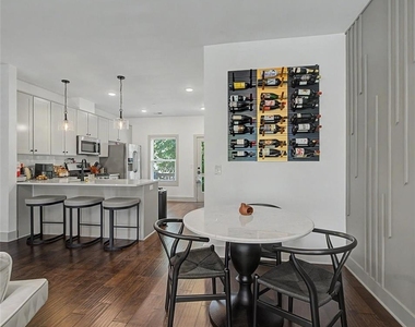 1196 Wylie Street Se - Photo Thumbnail 8