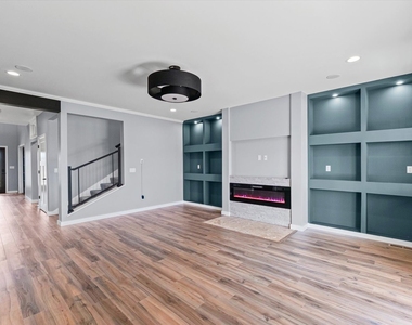 1306 Roberto Road - Photo Thumbnail 4