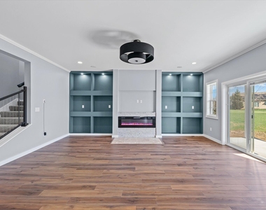 1306 Roberto Road - Photo Thumbnail 3