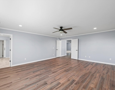 1306 Roberto Road - Photo Thumbnail 22