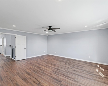 1306 Roberto Road - Photo Thumbnail 24