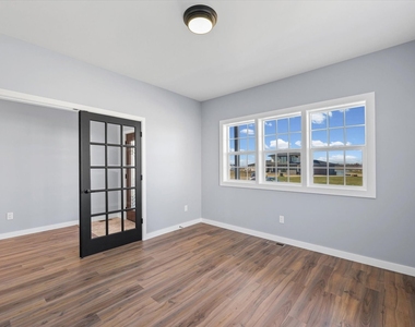1306 Roberto Road - Photo Thumbnail 15