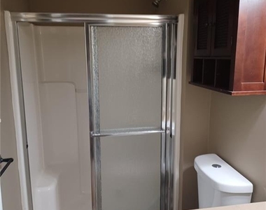 6110 Lakeside Court - Photo Thumbnail 7