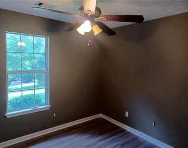 6110 Lakeside Court - Photo Thumbnail 9
