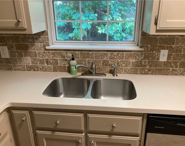 6110 Lakeside Court - Photo Thumbnail 6