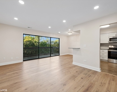 224 W Court Of Shorewood - Photo Thumbnail 1