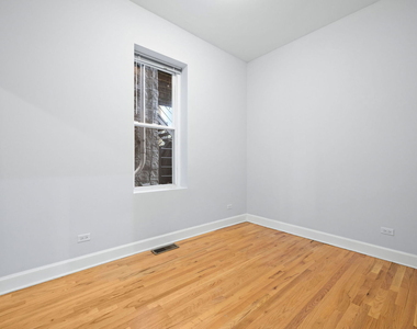 825 N Winchester Avenue - Photo Thumbnail 11