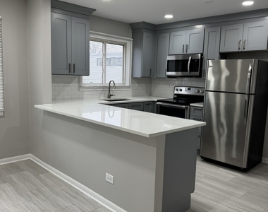 2121 Saint Johns Avenue - Photo Thumbnail 4