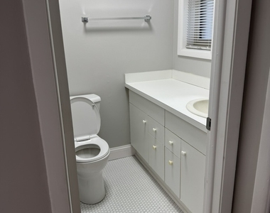 2121 Saint Johns Avenue - Photo Thumbnail 9